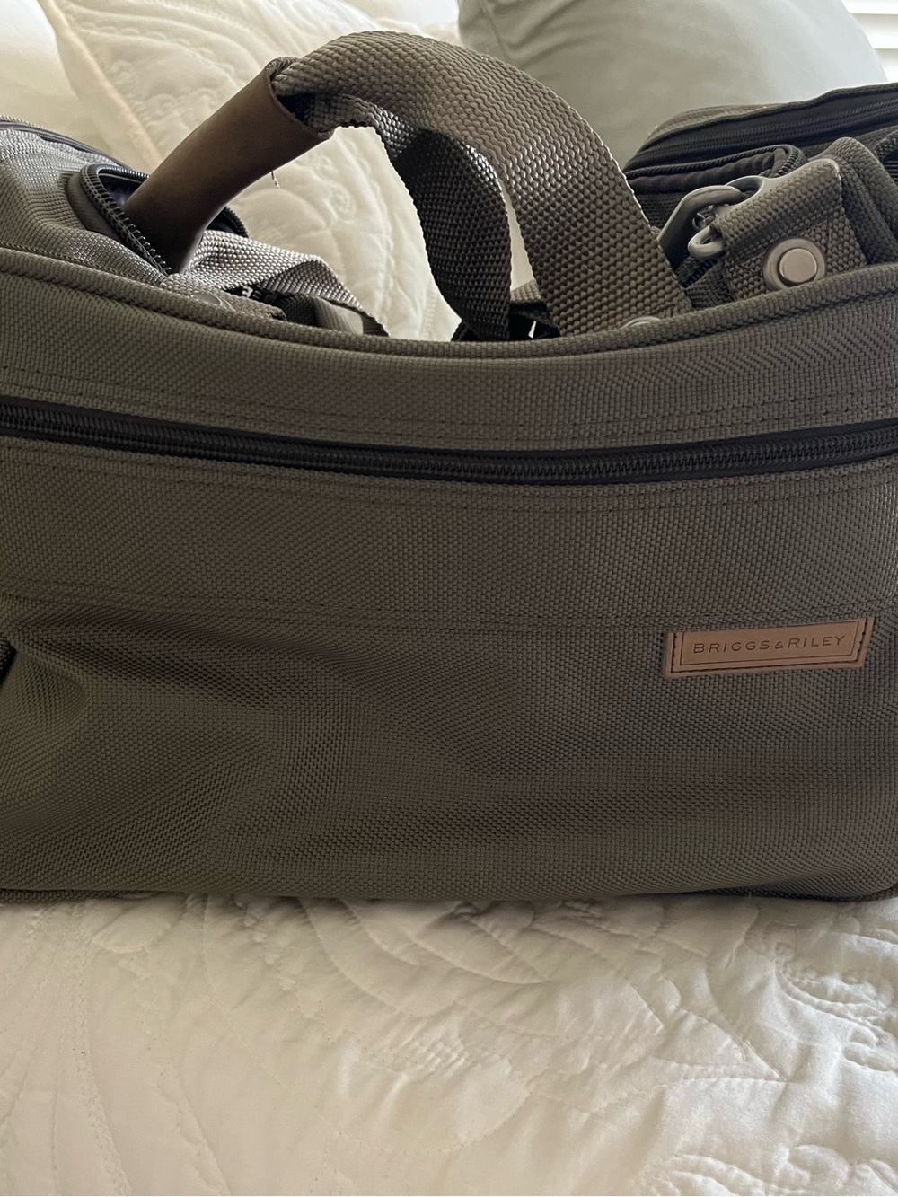 Briggs & Riley Olive Men's Travel Bag - Picture 3 of 11
